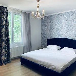  Апартаменты In Old